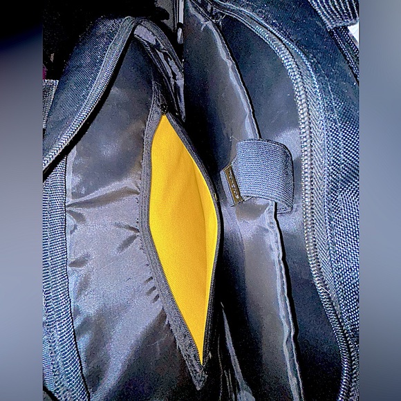 Black Targus Laptop multiple functions case! - Picture 11 of 17